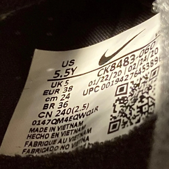 𝅺NIKE Sz 5-5.5Y Youth Kids' Grade School  Phantom GT Club IC Indoor Shoes - Picture 8 of 10